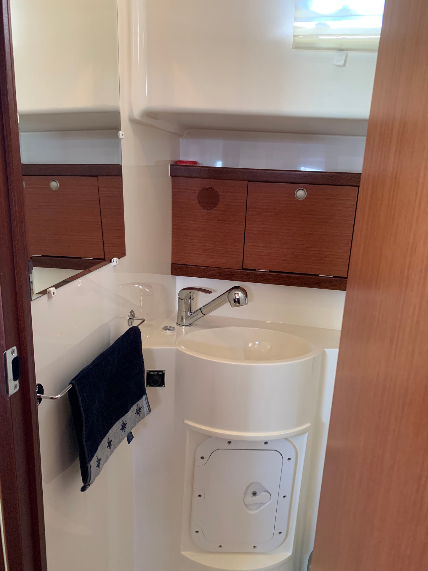 Schiff Yacht Motoryacht Motorboot Delphia Yachts Escape 1350