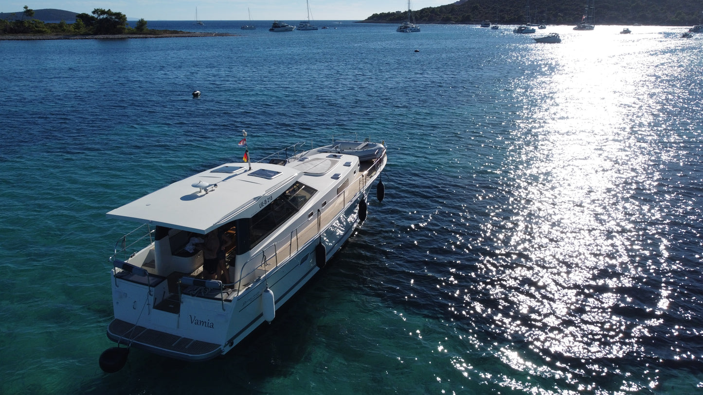 Schiff Yacht Motoryacht Motorboot Delphia Yachts Escape 1350