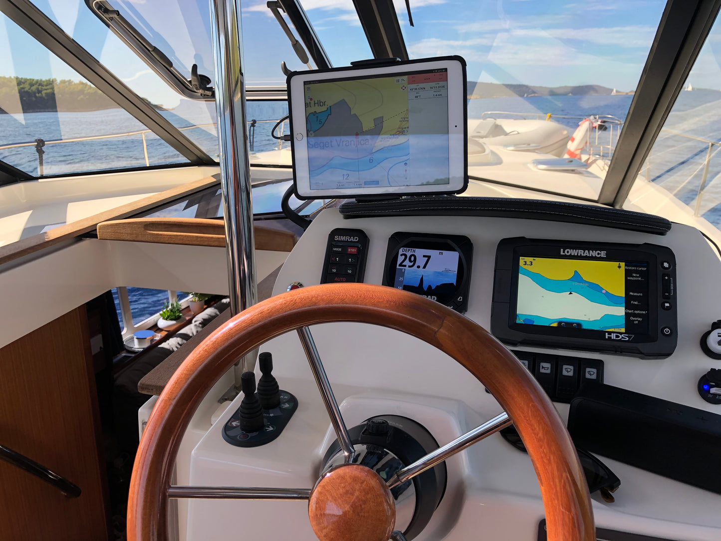 Schiff Yacht Motoryacht Motorboot Delphia Yachts Escape 1350