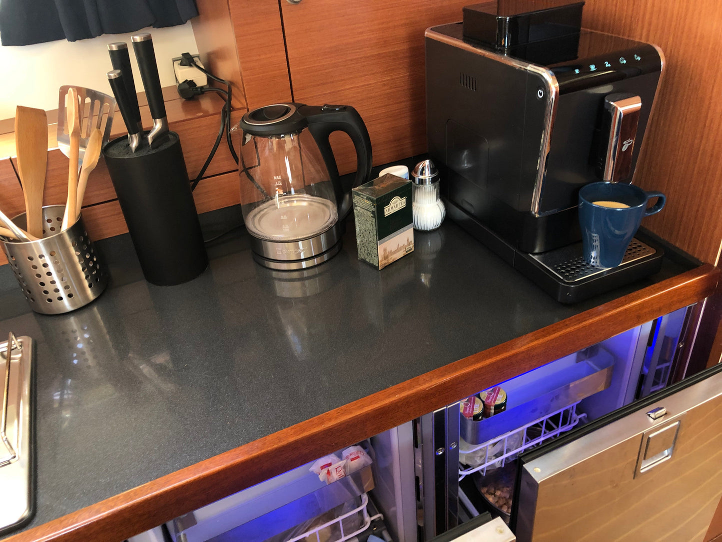 Schiff Yacht Motoryacht Motorboot Delphia Yachts Escape 1350