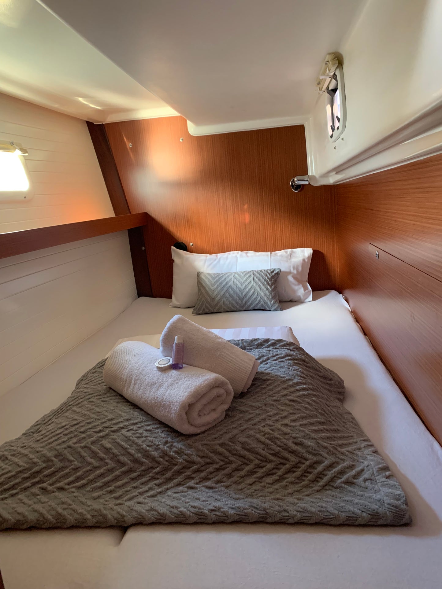 Schiff Yacht Motoryacht Motorboot Delphia Yachts Escape 1350