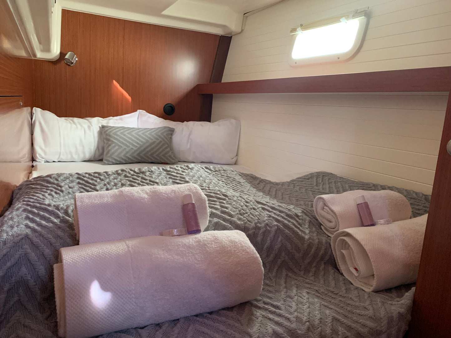 Schiff Yacht Motoryacht Motorboot Delphia Yachts Escape 1350