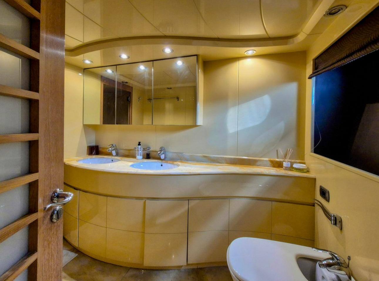 Astondoa 95 Motoryacht Superyacht Schiff Motorboot Boot