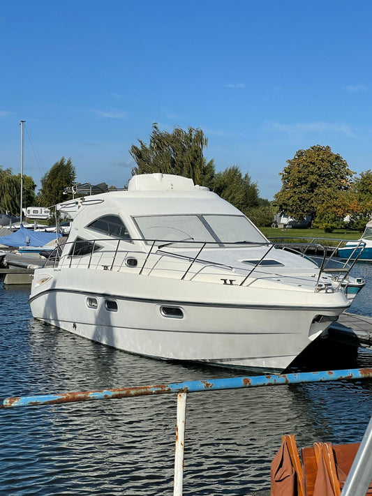 Sealine F34 Flybridge Fly Motorboot Yacht Boot Motoryacht Diesel