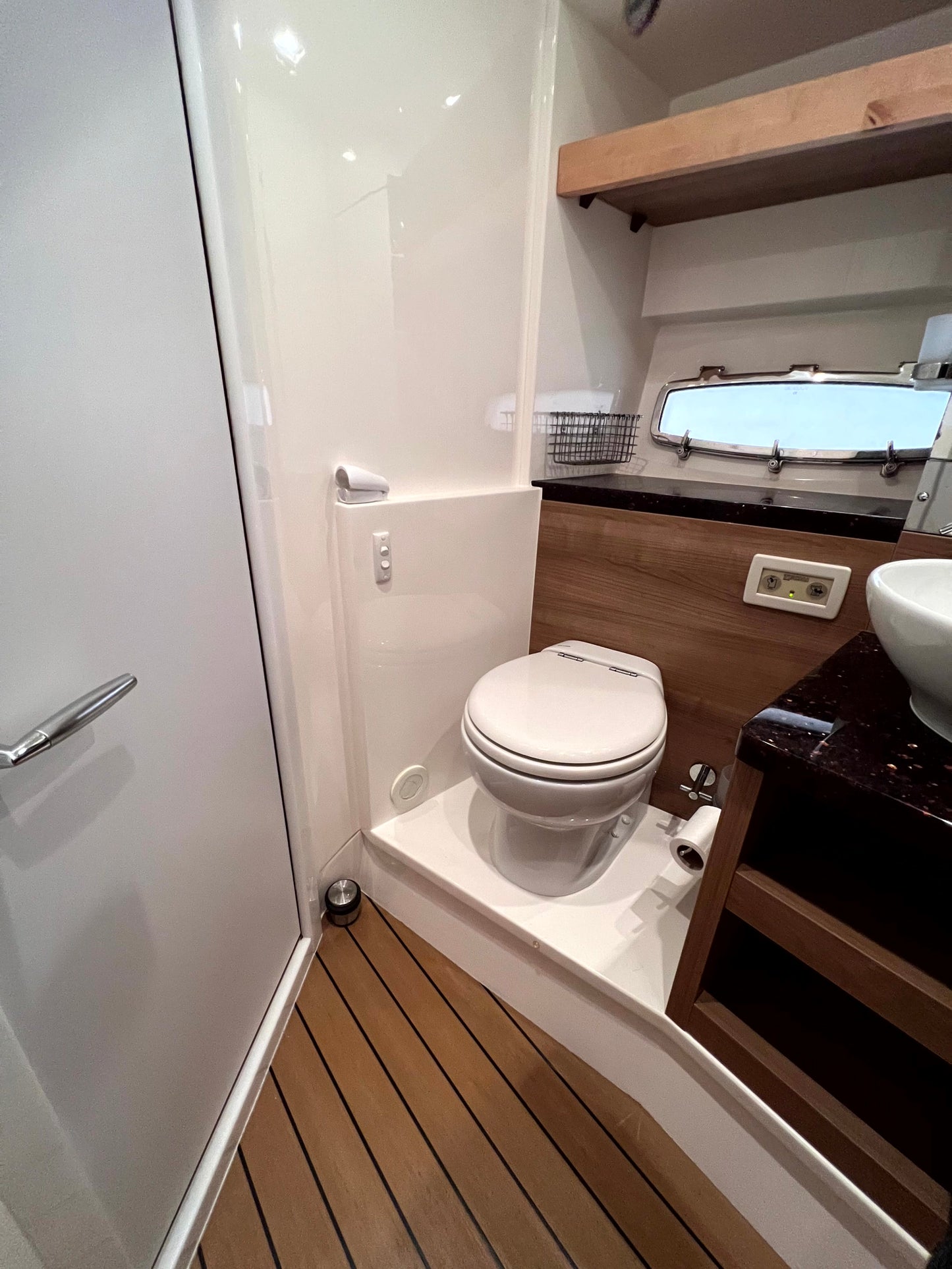 Sealine F 42 Fly Flybridge IPS Motoryacht Yacht Boot Schiff