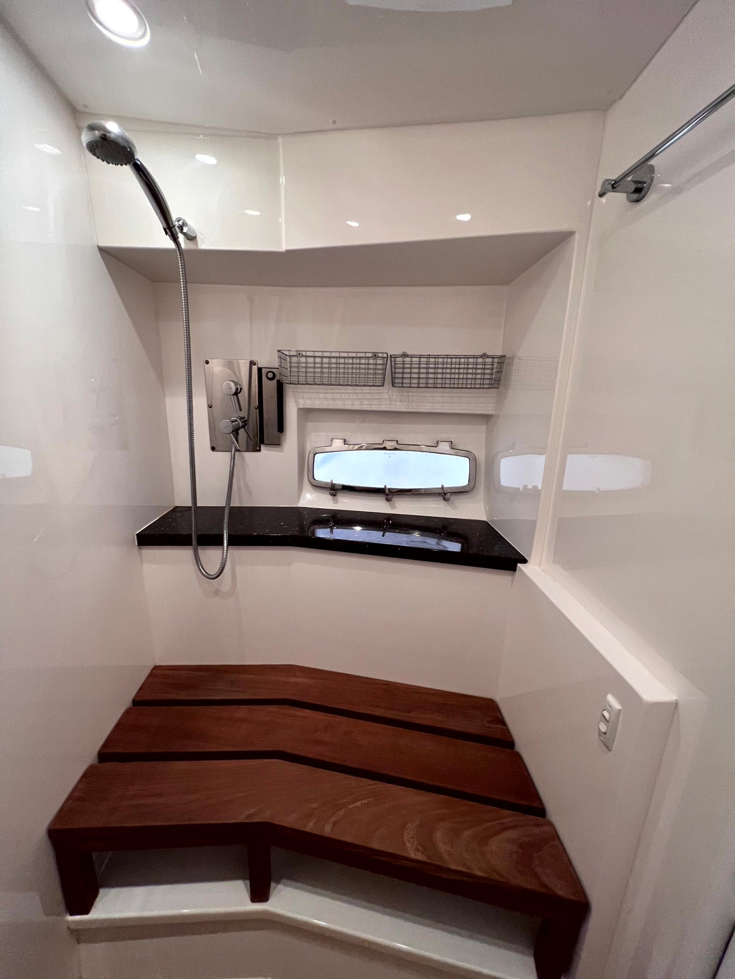 Sealine F 42 Fly Flybridge IPS Motoryacht Yacht Boot Schiff