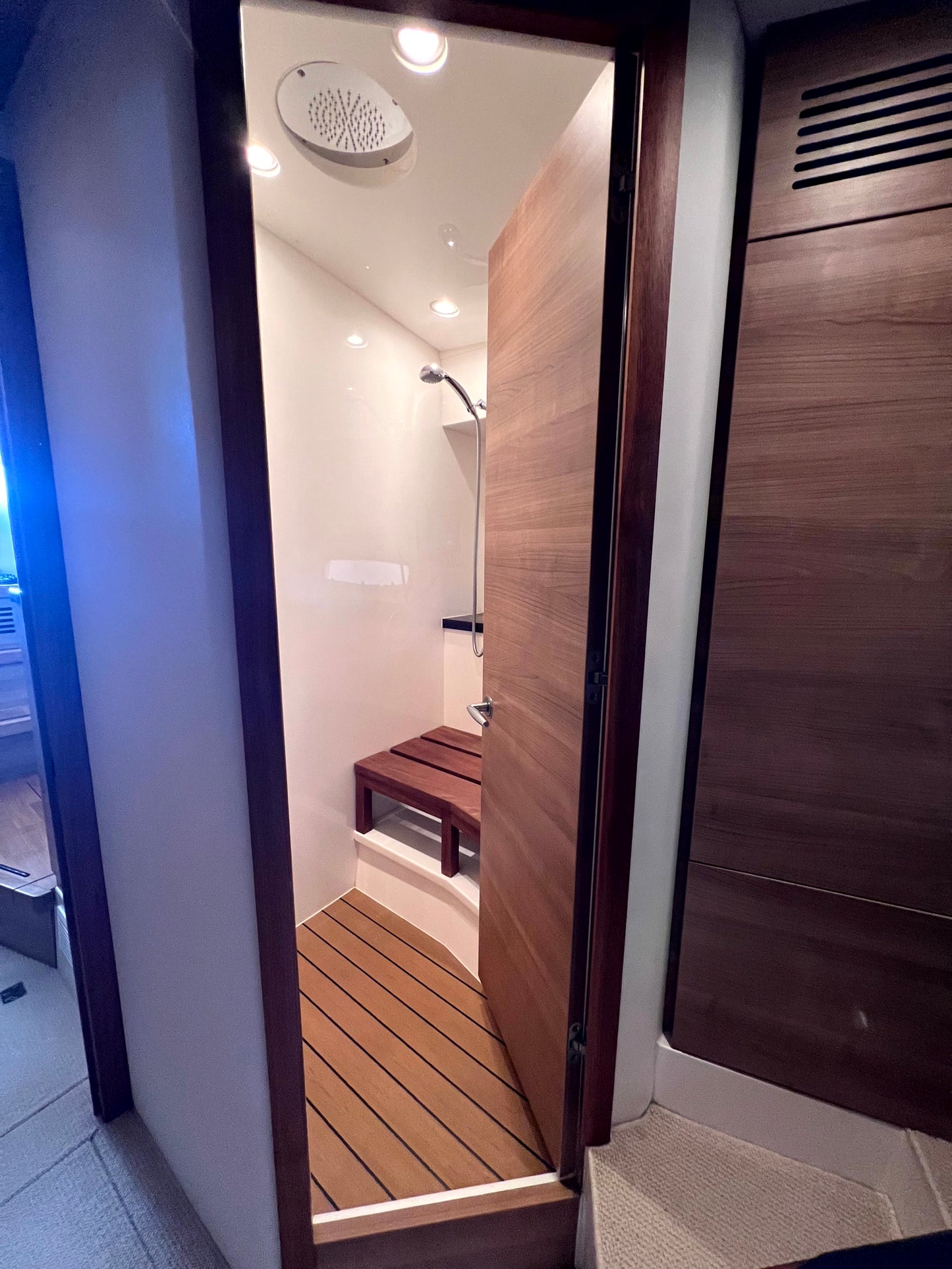 Sealine F 42 Fly Flybridge IPS Motoryacht Yacht Boot Schiff