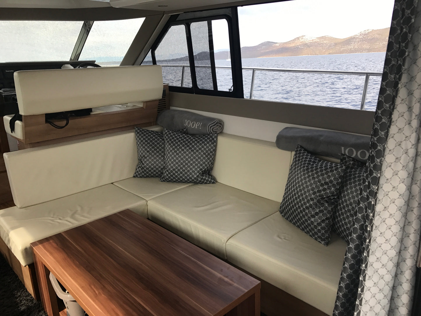 Sealine F 42 Fly Flybridge IPS Motoryacht Yacht Boot Schiff
