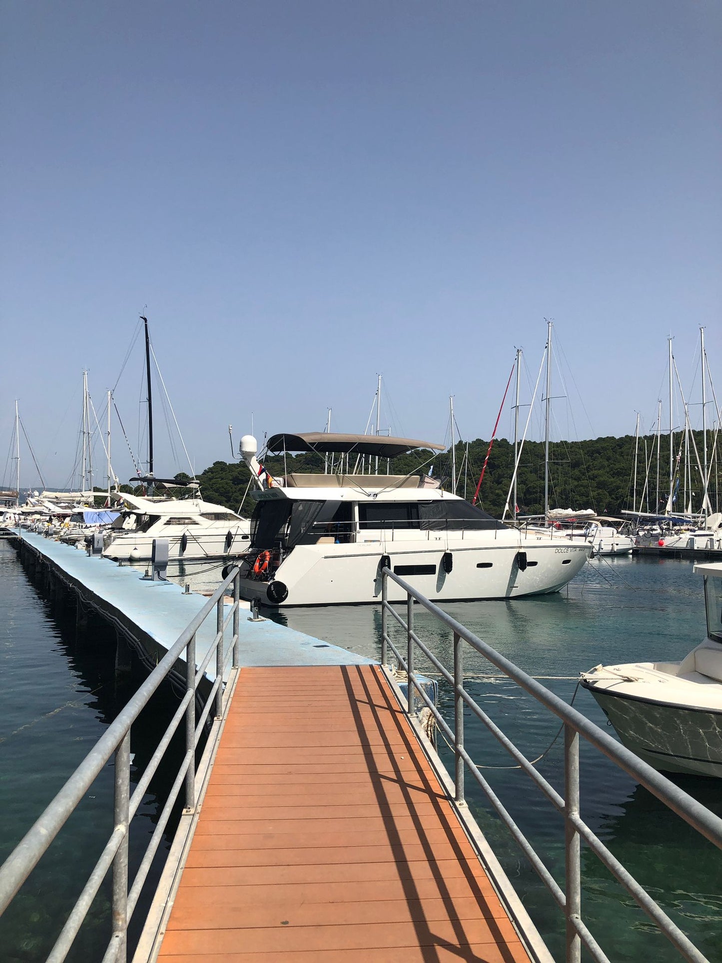 Sealine F 42 Fly Flybridge IPS Motoryacht Yacht Boot Schiff