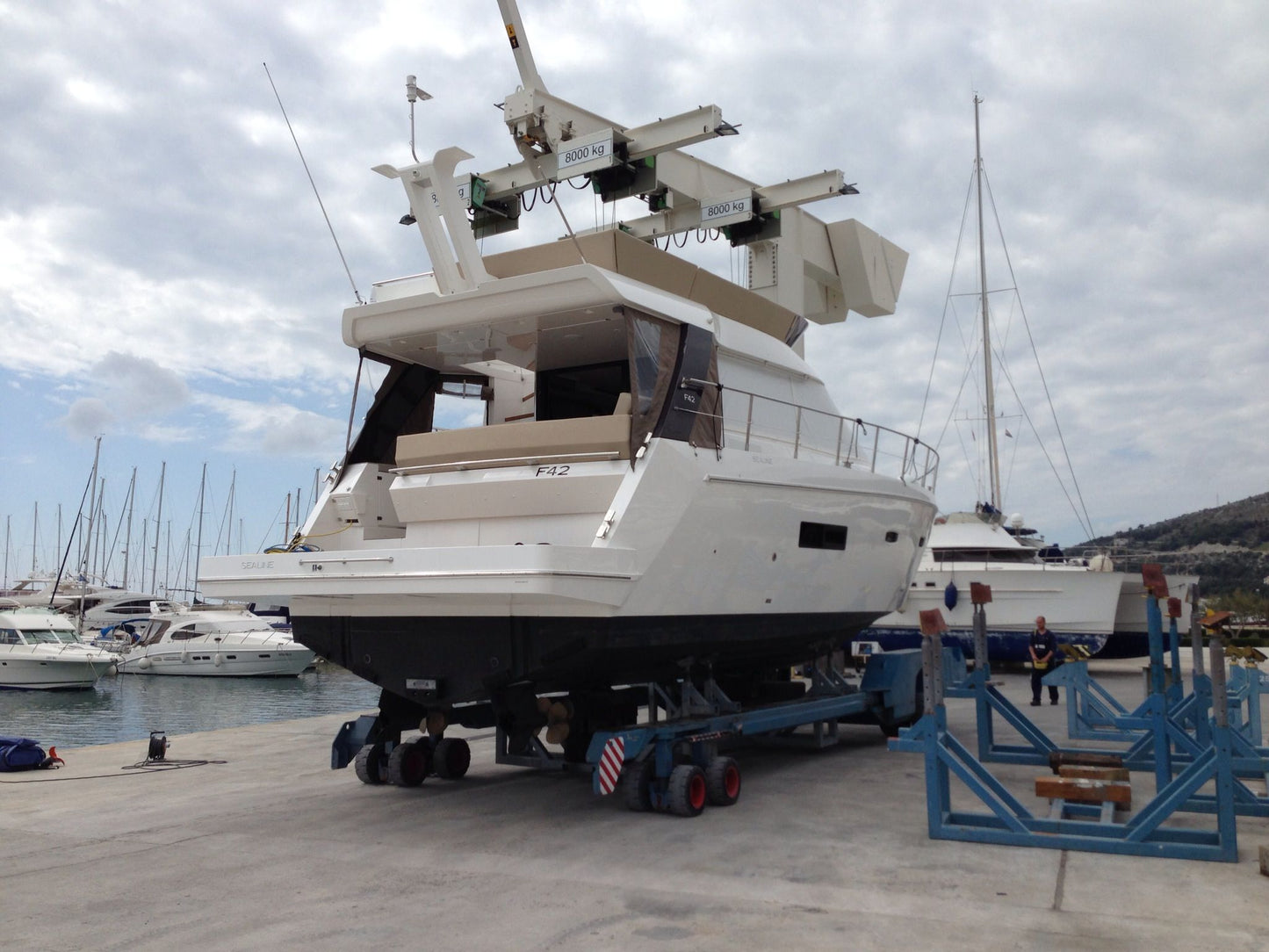 Sealine F 42 Fly Flybridge IPS Motoryacht Yacht Boot Schiff