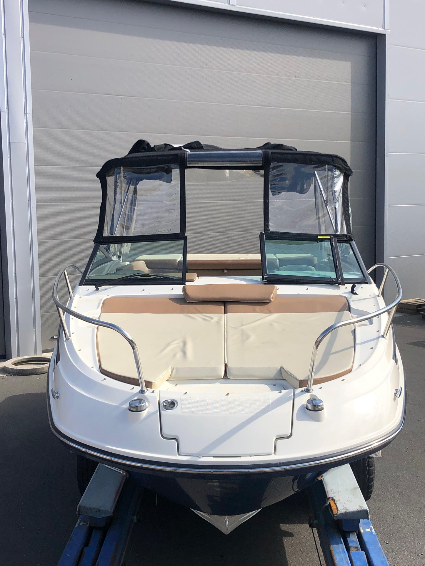 Sea Ray 230 Sundancer Boot mit 250PS MPI Baujahr 2017