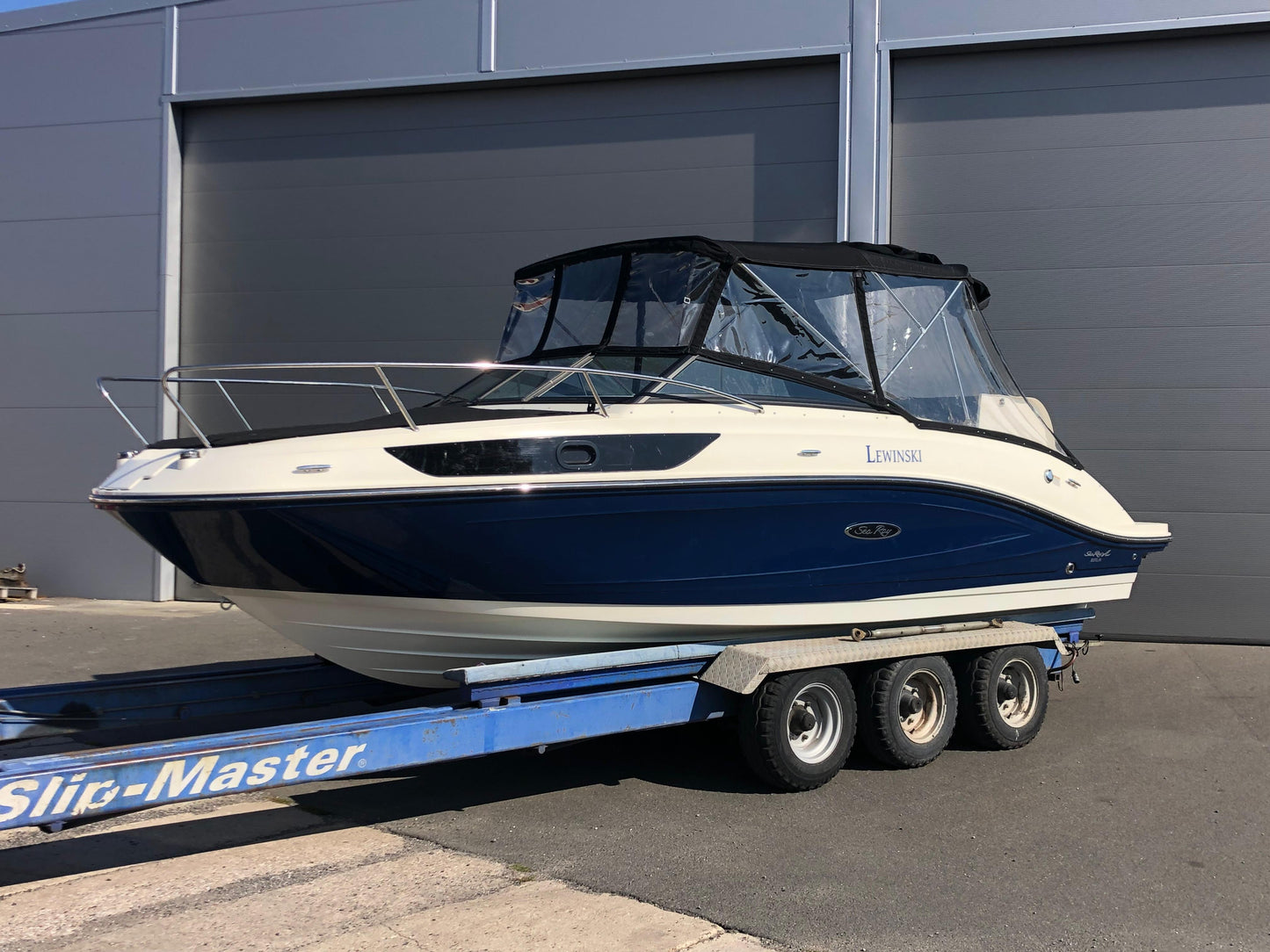 Sea Ray 230 Sundancer Boot mit 250PS MPI Baujahr 2017
