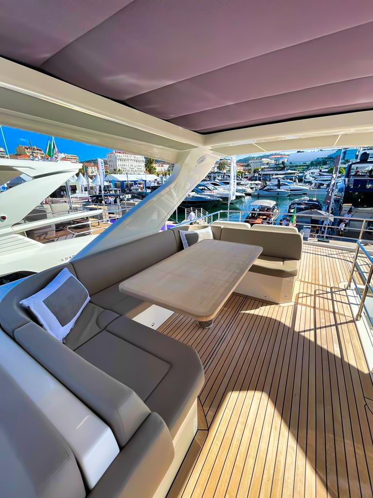 Absolute 62 Fly Flybridge Yacht Motoryacht Boot Motorboot Schiff