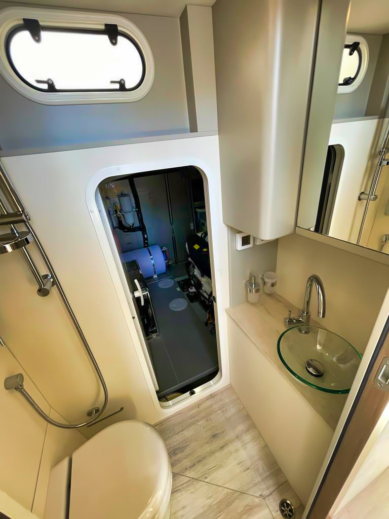 Absolute 62 Fly Flybridge Yacht Motoryacht Boot Motorboot Schiff