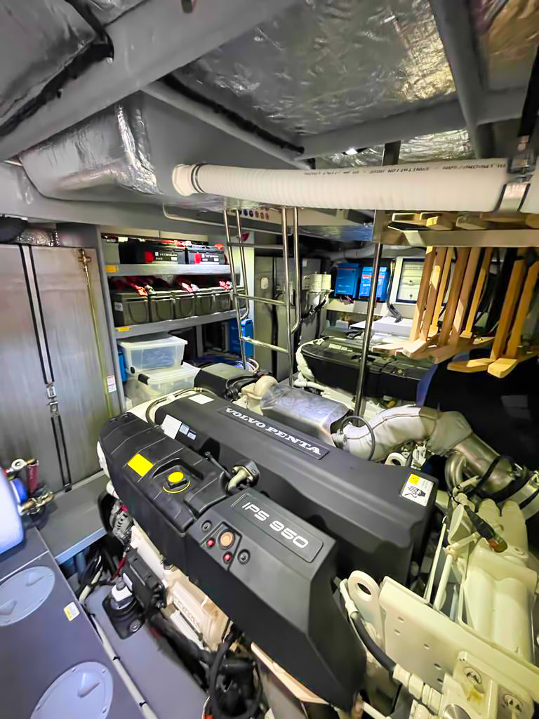 Absolute 62 Fly Flybridge Yacht Motoryacht Boot Motorboot Schiff