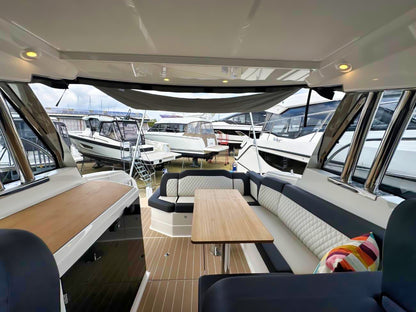 Bavaria SR35 Baujahr 2024 Vorführyacht Motoryacht Motorboot Boot