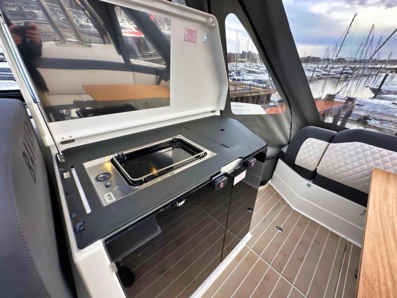 Bavaria SR35 Baujahr 2024 Vorführyacht Motoryacht Motorboot Boot