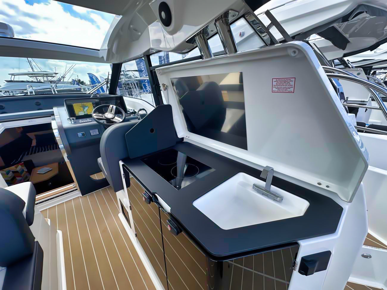 Bavaria SR35 Baujahr 2024 Vorführyacht Motoryacht Motorboot Boot