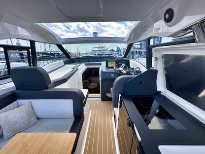 Bavaria SR35 Baujahr 2024 Vorführyacht Motoryacht Motorboot Boot