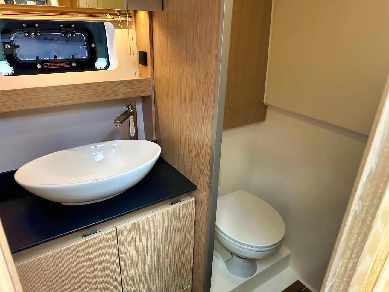 Bavaria SR35 Baujahr 2024 Vorführyacht Motoryacht Motorboot Boot