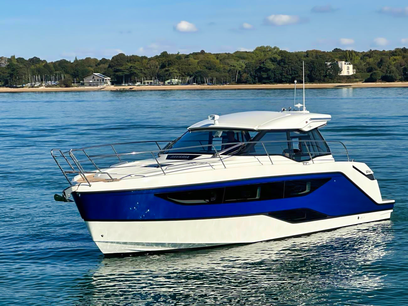 Bavaria SR35 Baujahr 2024 Vorführyacht Motoryacht Motorboot Boot