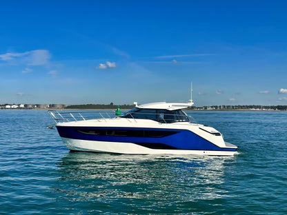 Bavaria SR35 Baujahr 2024 Vorführyacht Motoryacht Motorboot Boot