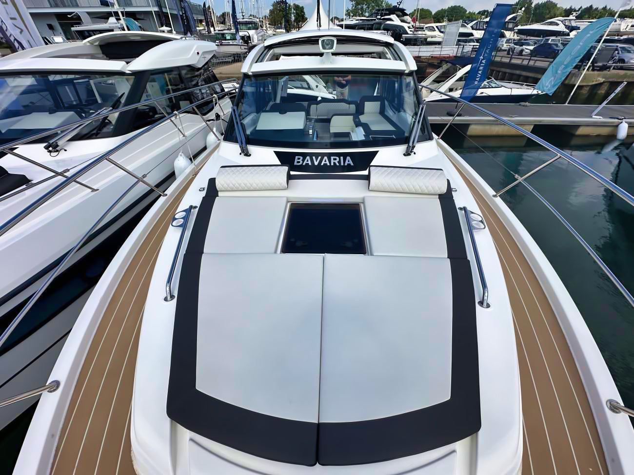 Bavaria SR35 Baujahr 2024 Vorführyacht Motoryacht Motorboot Boot