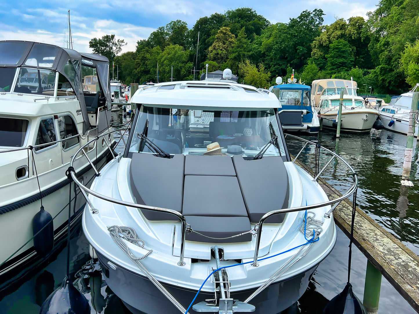 Beneteau Antares 9 OB Baujahr 2024 Motorboot Boot Yacht Motoryacht