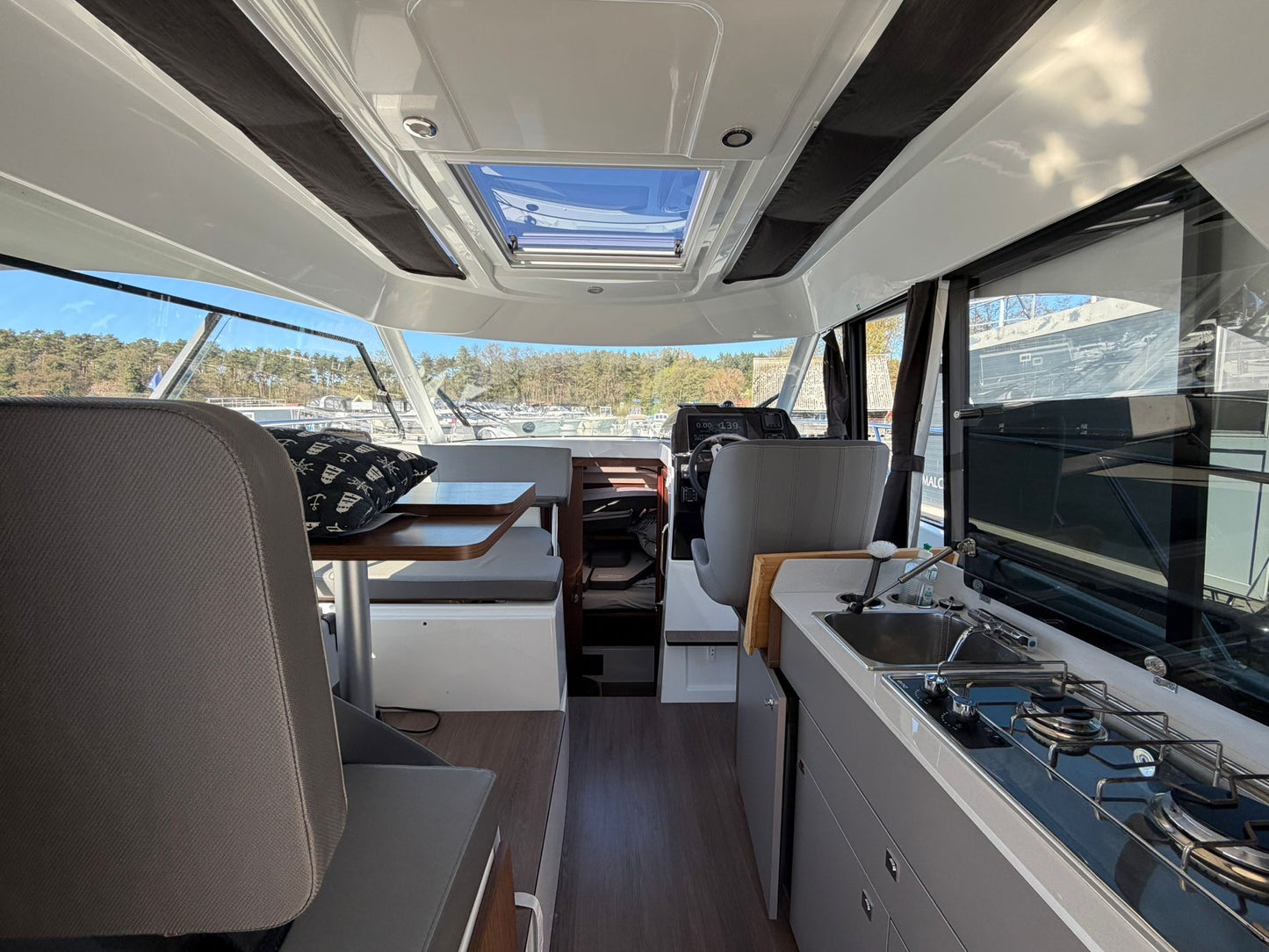 Beneteau Antares 9 OB Baujahr 2024 Motorboot Boot Yacht Motoryacht