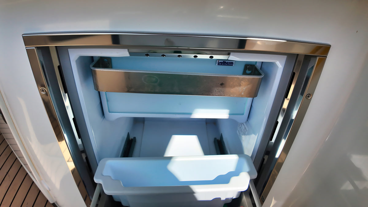 Beneteau Gran Turismo 32 Yacht Motoryacht Boot Motorboot Schiff