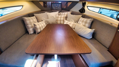 Beneteau Gran Turismo 32 Yacht Motoryacht Boot Motorboot Schiff