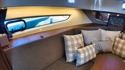 Beneteau Gran Turismo 32 Yacht Motoryacht Boot Motorboot Schiff