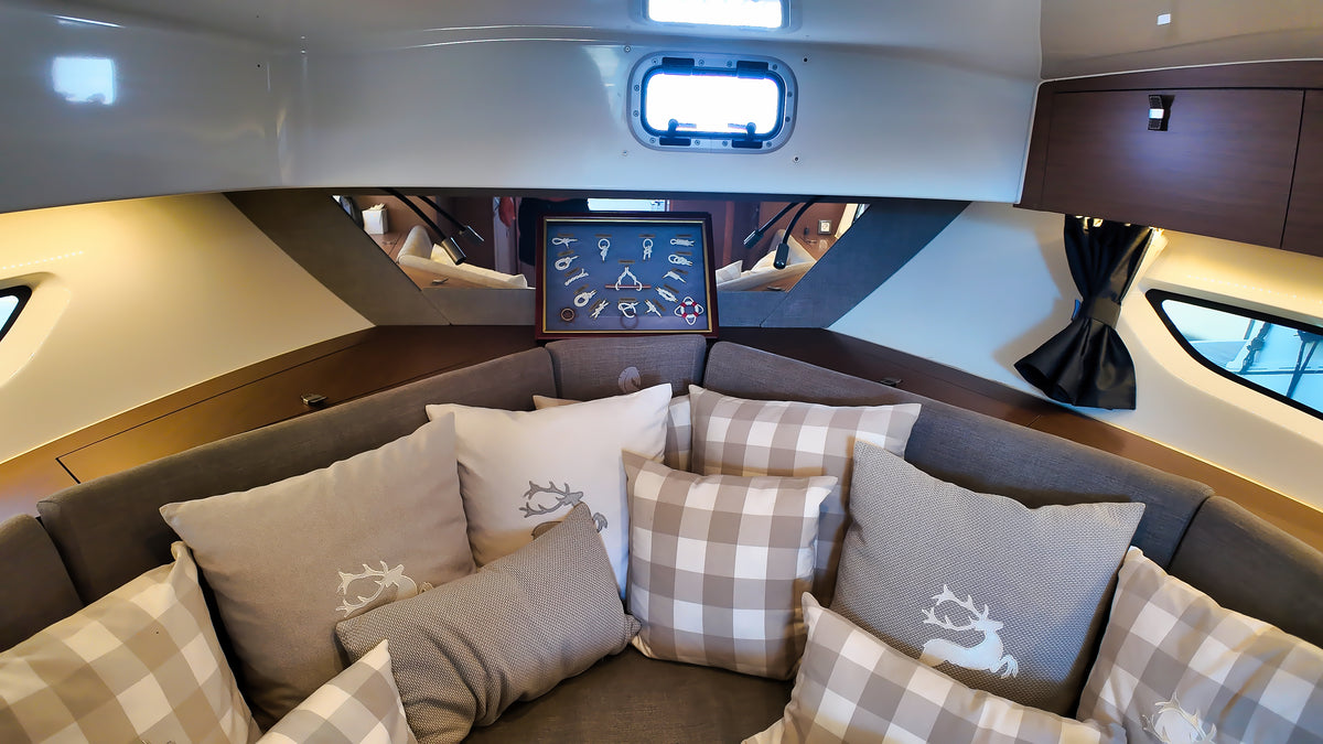 Beneteau Gran Turismo 32 Yacht Motoryacht Boot Motorboot Schiff