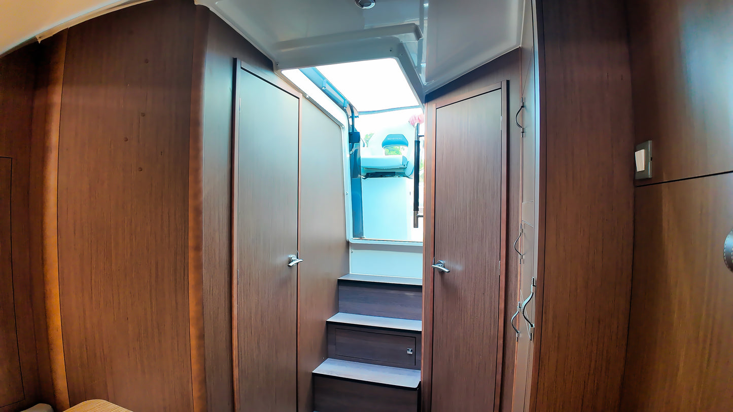 Beneteau Gran Turismo 32 Yacht Motoryacht Boot Motorboot Schiff