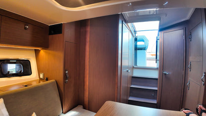 Beneteau Gran Turismo 32 Yacht Motoryacht Boot Motorboot Schiff