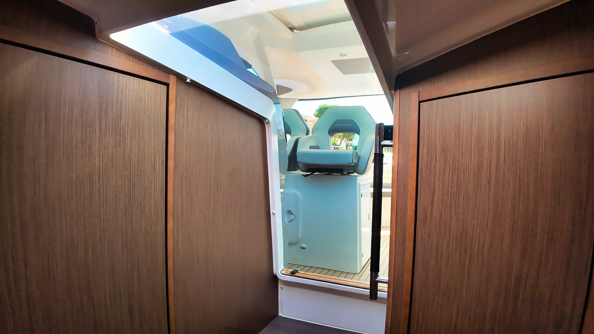 Beneteau Gran Turismo 32 Yacht Motoryacht Boot Motorboot Schiff