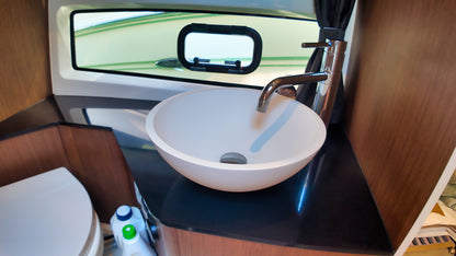 Beneteau Gran Turismo 32 Yacht Motoryacht Boot Motorboot Schiff