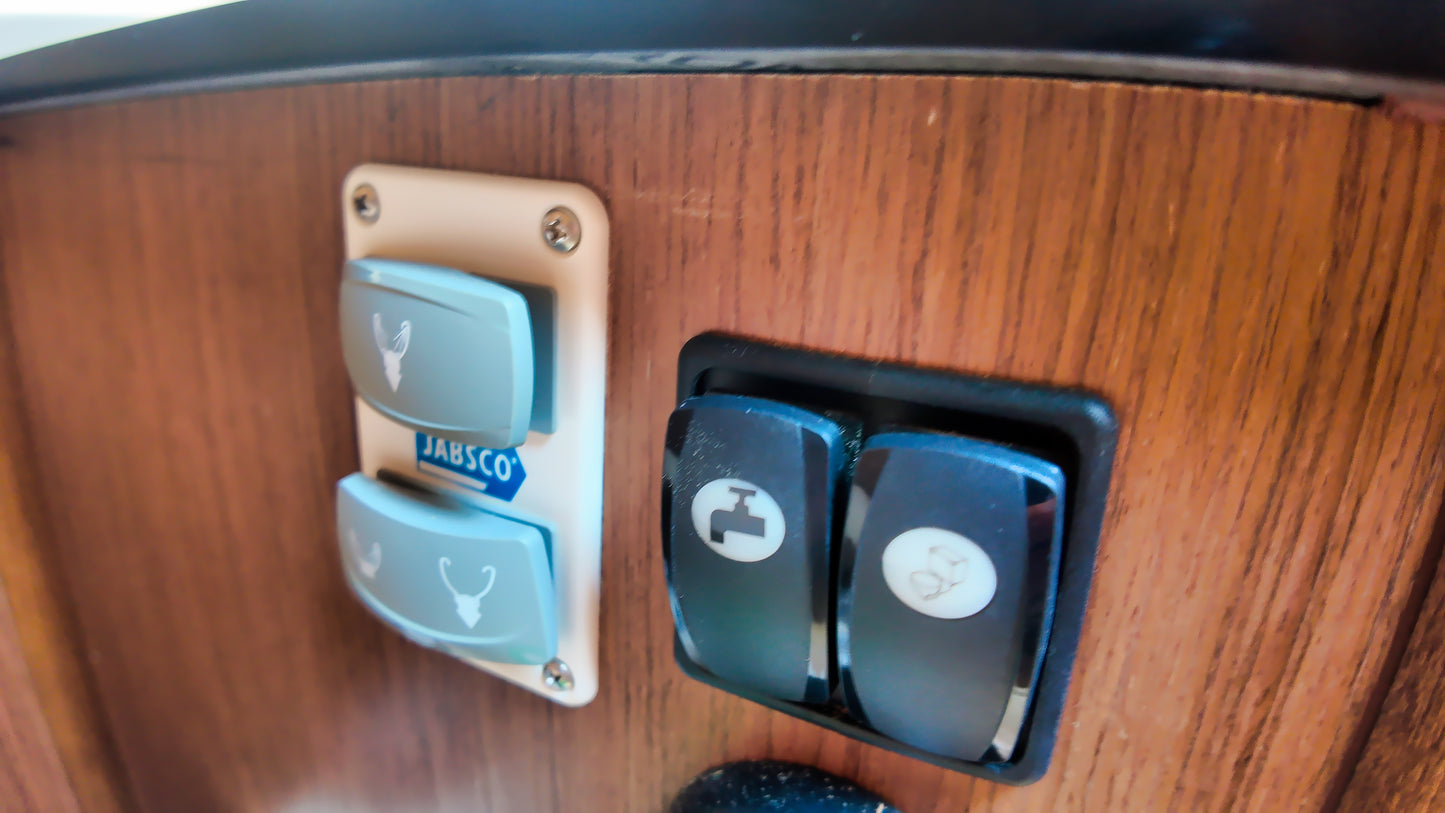 Beneteau Gran Turismo 32 Yacht Motoryacht Boot Motorboot Schiff