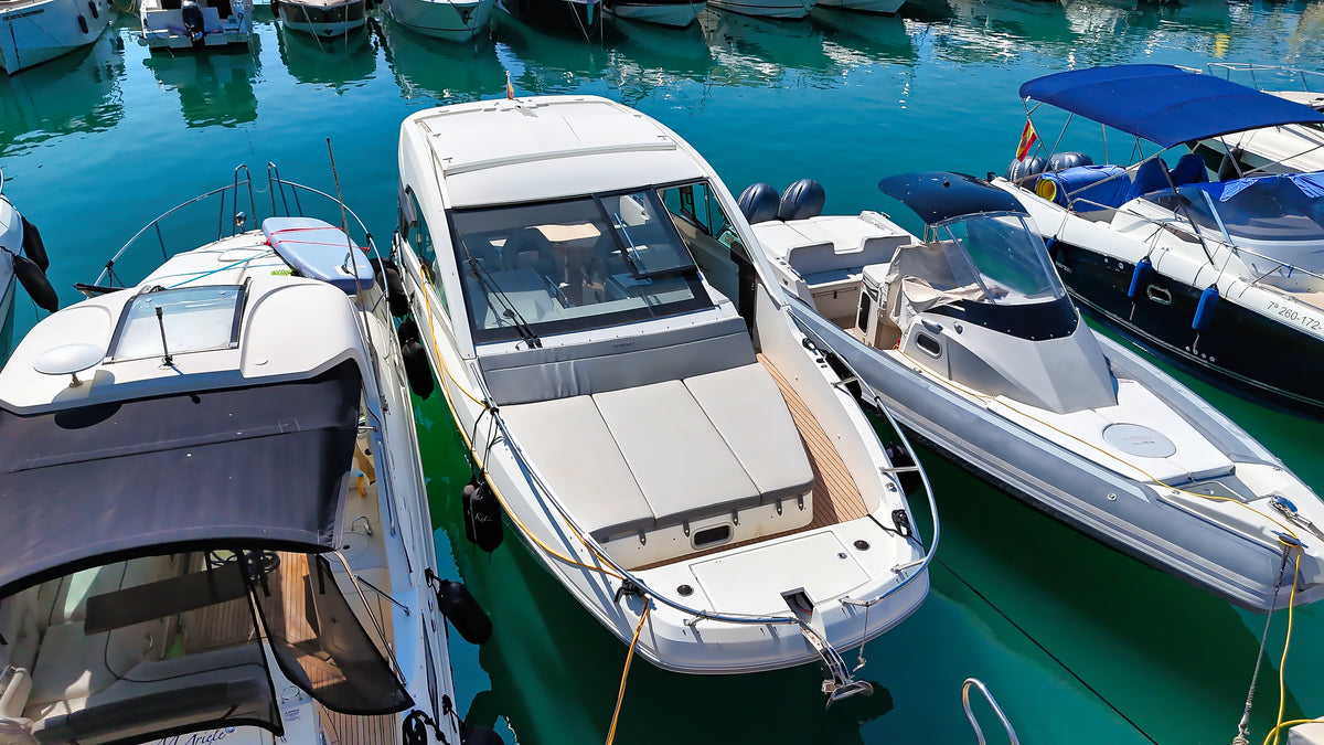 Beneteau Gran Turismo 32 Yacht Motoryacht Boot Motorboot Schiff