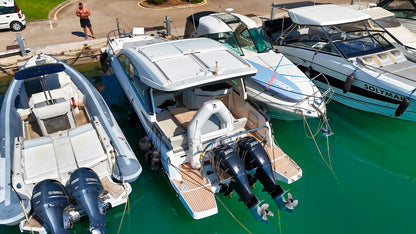 Beneteau Gran Turismo 32 Yacht Motoryacht Boot Motorboot Schiff
