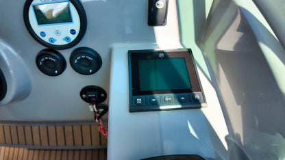 Beneteau Gran Turismo 32 Yacht Motoryacht Boot Motorboot Schiff