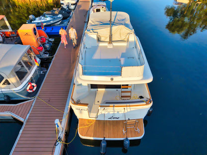Beneteau Swift Trawler 34 Flybridge Fly Motoryacht Yacht Boot Schiff