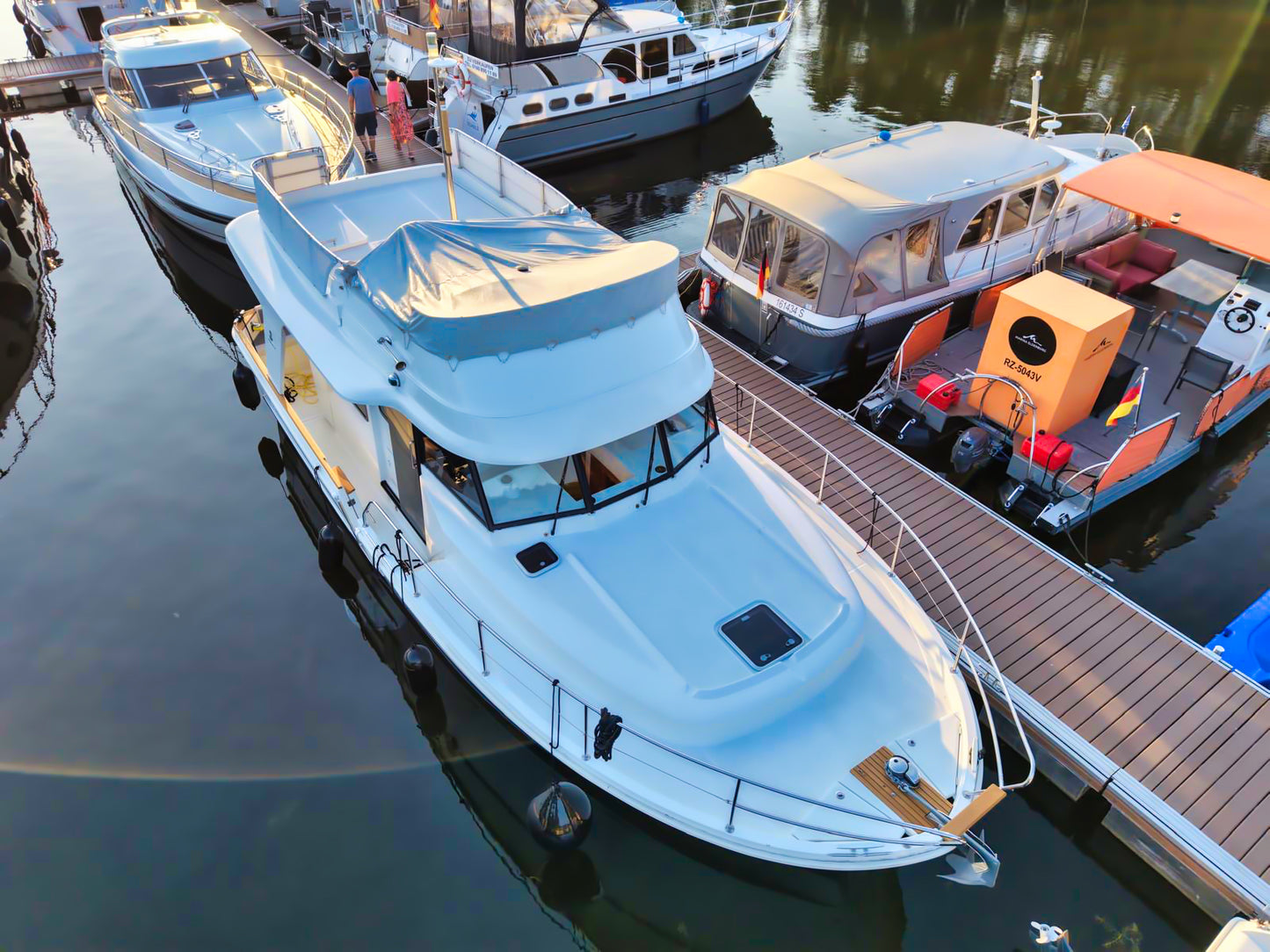 Beneteau Swift Trawler 34 Flybridge Fly Motoryacht Yacht Boot Schiff