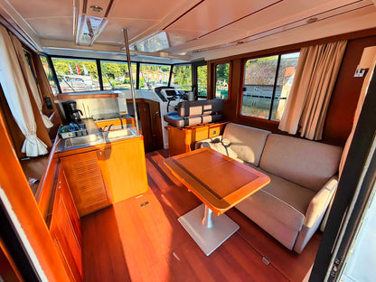 Beneteau Swift Trawler 34 Flybridge Fly Motoryacht Yacht Boot Schiff