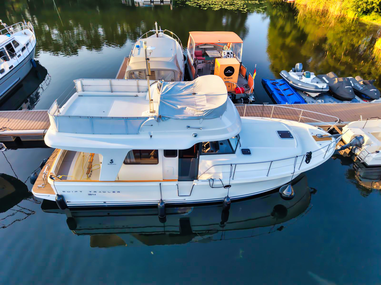 Beneteau Swift Trawler 34 Flybridge Fly Motoryacht Yacht Boot Schiff