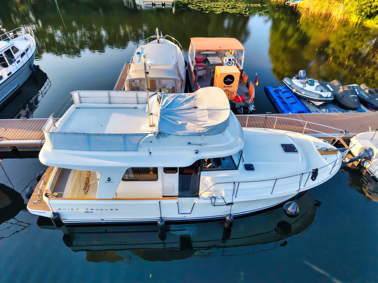 Beneteau Swift Trawler 34 Flybridge Fly Motoryacht Yacht Boot Schiff
