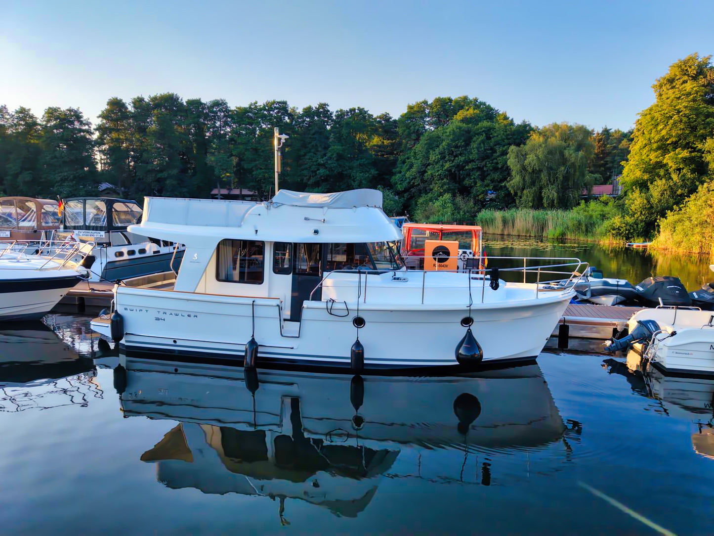 Beneteau Swift Trawler 34 Flybridge Fly Motoryacht Yacht Boot Schiff