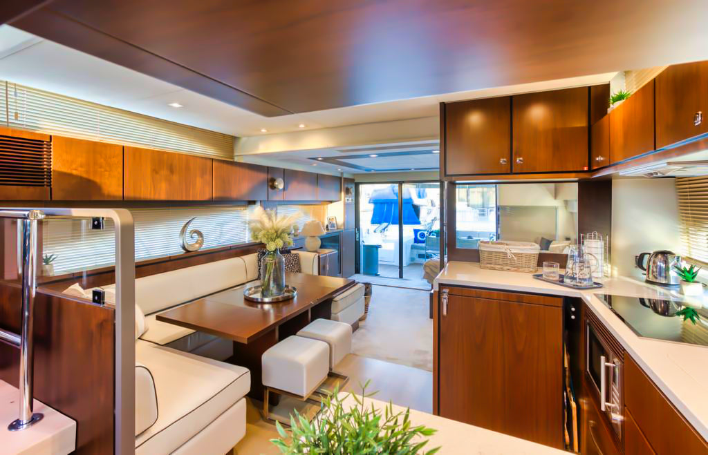 Fairline Squadron 65 Fly Flybridge Yacht Motoryacht Boot Motorboot Schiff