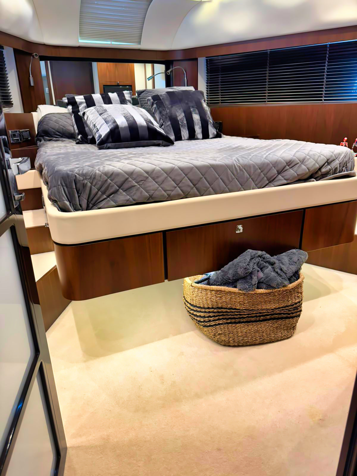 Fairline Squadron 65 Fly Flybridge Yacht Motoryacht Boot Motorboot Schiff