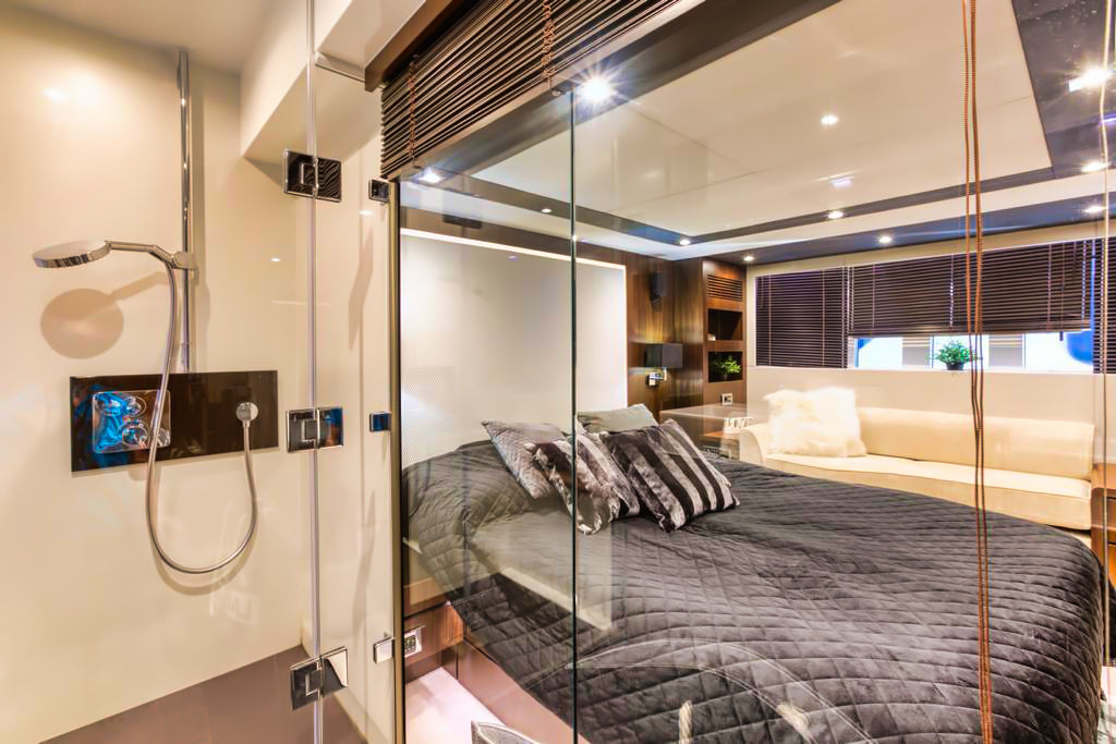 Fairline Squadron 65 Fly Flybridge Yacht Motoryacht Boot Motorboot Schiff